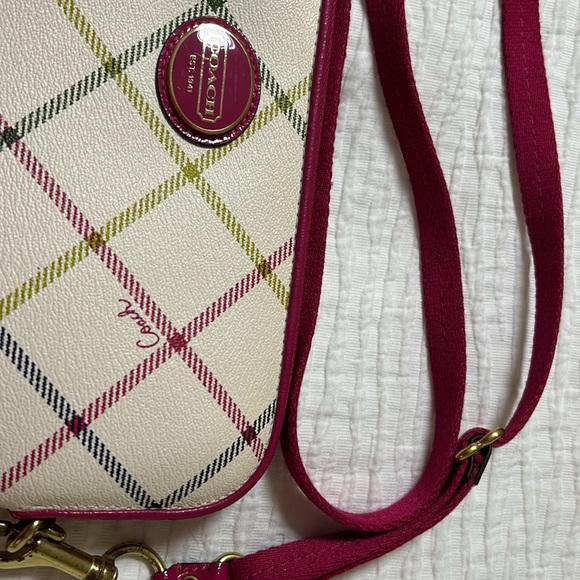 Coach iPad carrier. New, new used, but doesn’t have tags. - Picture 2 of 7